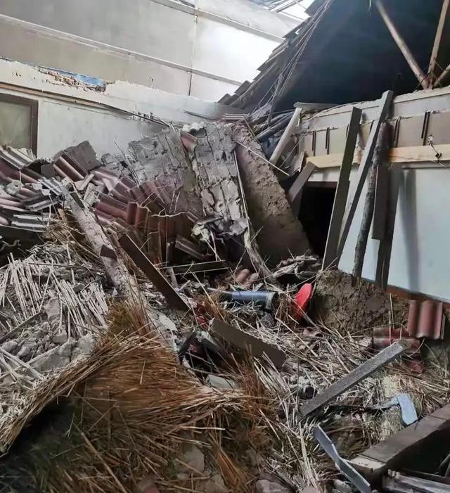 揪心！豆腐渣工程坍塌致3歲孩童身亡，引人深思